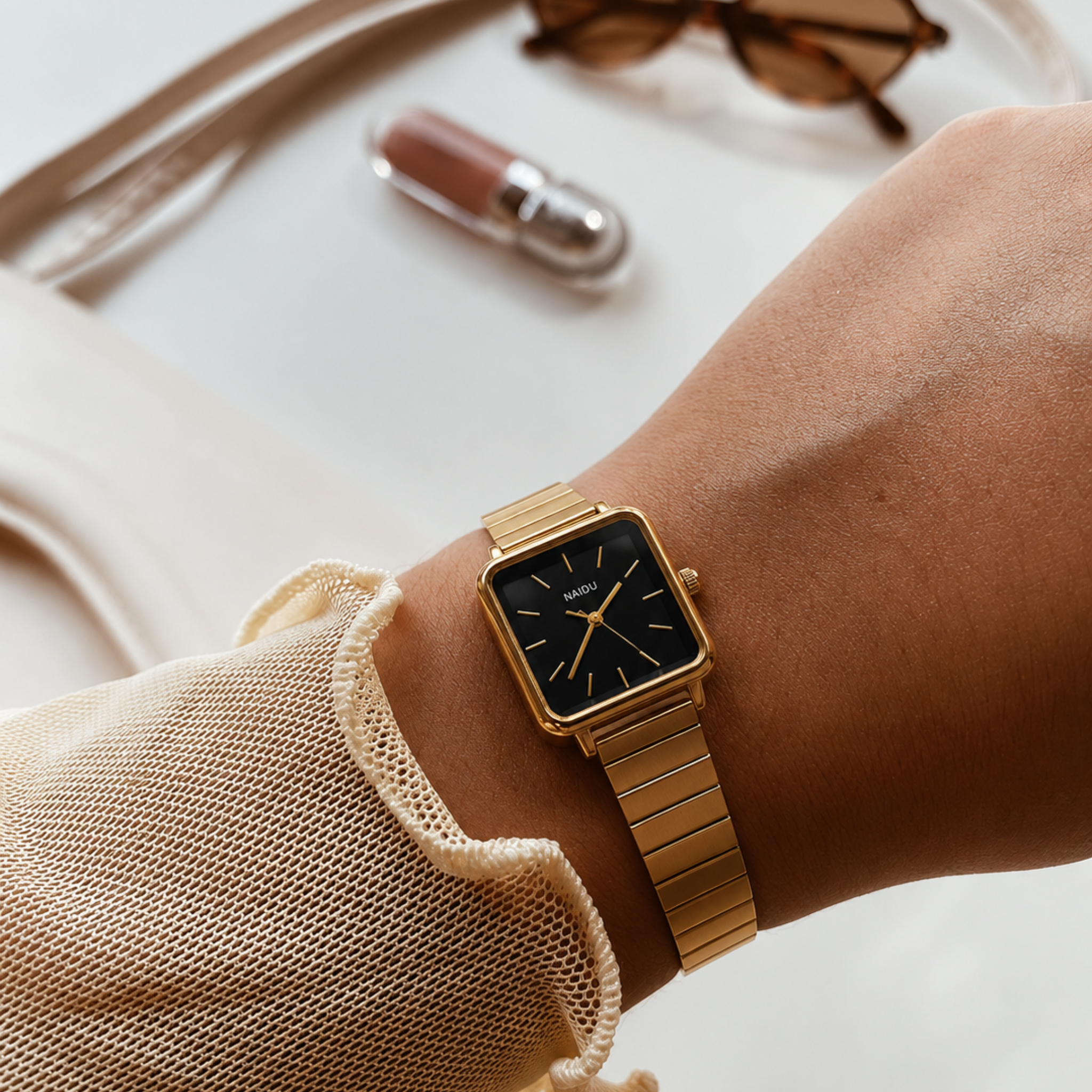 Le Marais Watch Eclipse